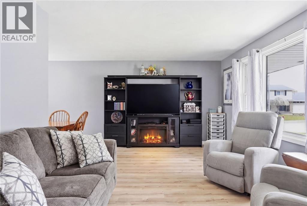 4 CLIFTON DOWNS Road, Hamilton, Ontario, L9C2P2 — Photo 13