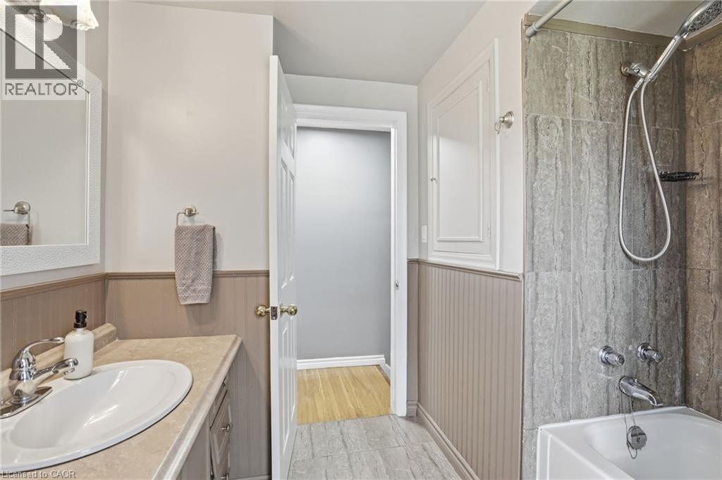 4 CLIFTON DOWNS Road, Hamilton, Ontario, L9C2P2 — Photo 25