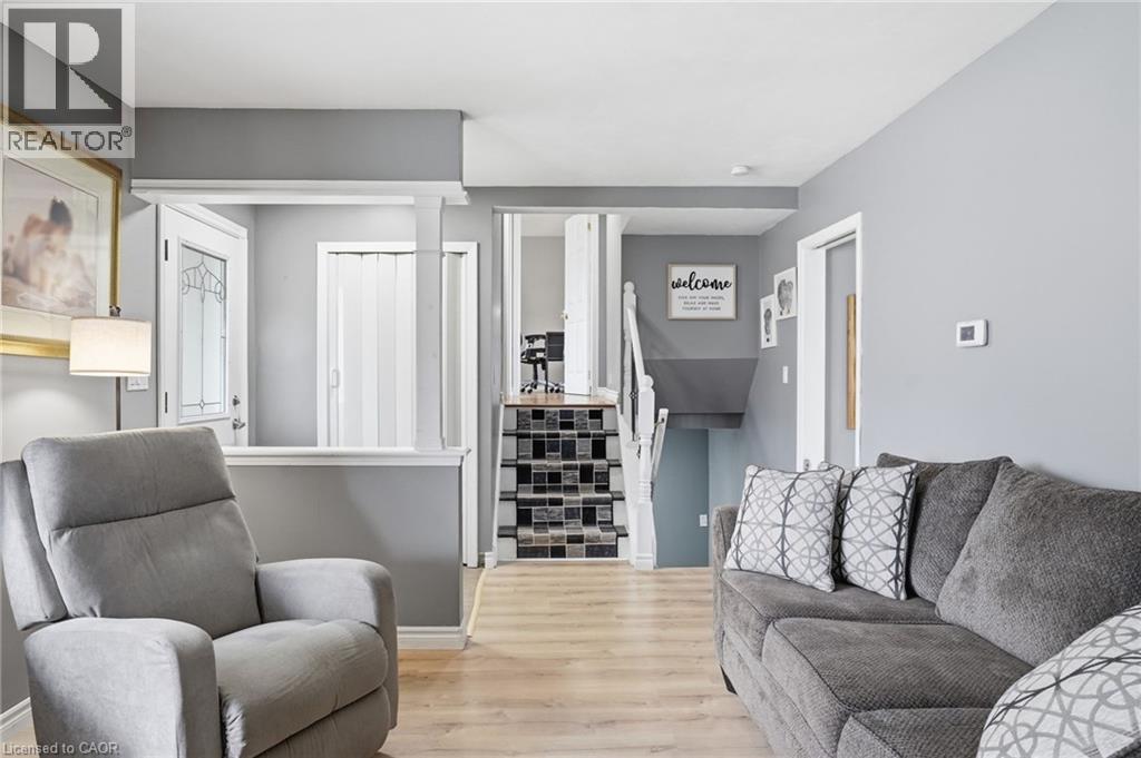 4 CLIFTON DOWNS Road, Hamilton, Ontario, L9C2P2 — Photo 7