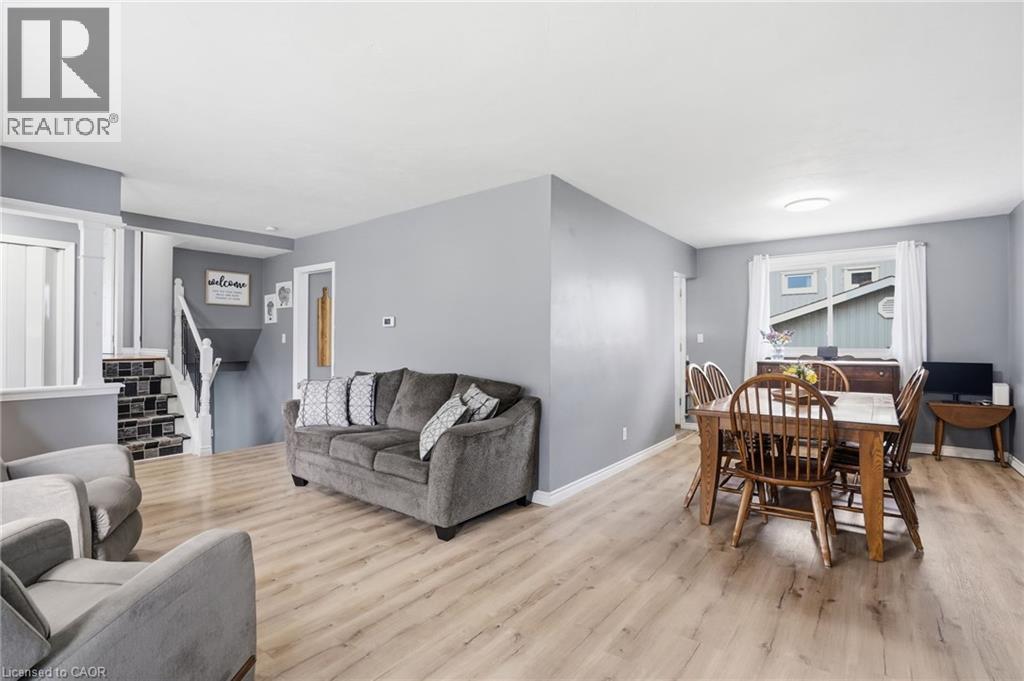4 CLIFTON DOWNS Road, Hamilton, Ontario, L9C2P2 — Photo 8