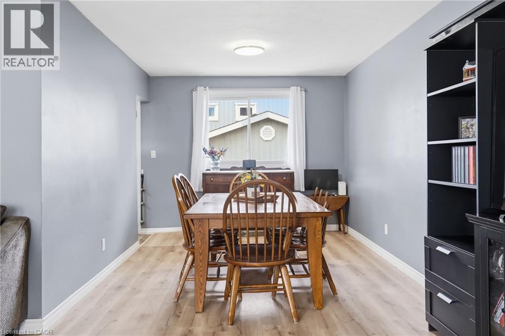 4 CLIFTON DOWNS Road, Hamilton, Ontario, L9C2P2 — Photo 9