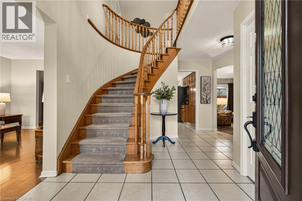 520 WOODVIEW Road, Burlington, Ontario, L7N3P9 — Photo 4