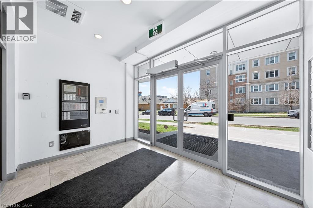 246 LESTER Street Unit# PH-03, Waterloo, Ontario, N2L0H1 — Photo 6