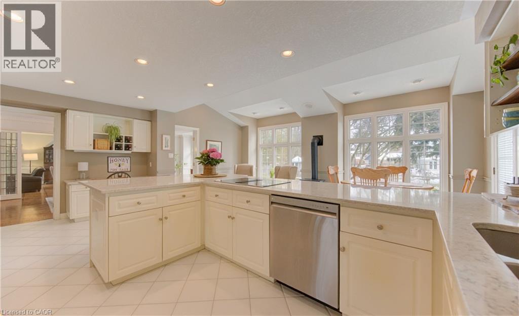 514 COLONIAL Drive, Waterloo, Ontario, N2K1Z6 — Photo 14