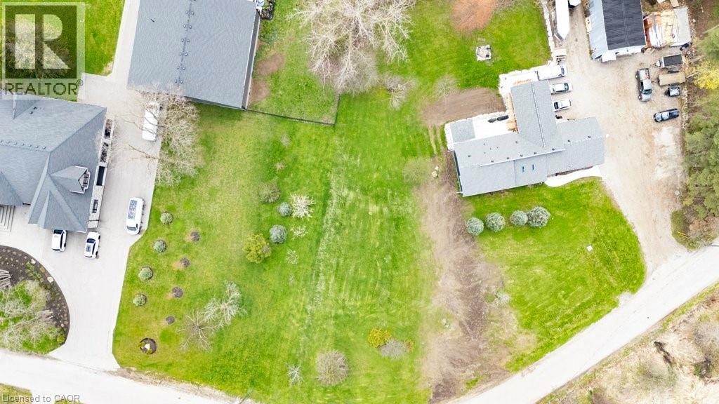 121 DODGE Drive, Kitchener, Ontario, N2P2N2 — Photo 2