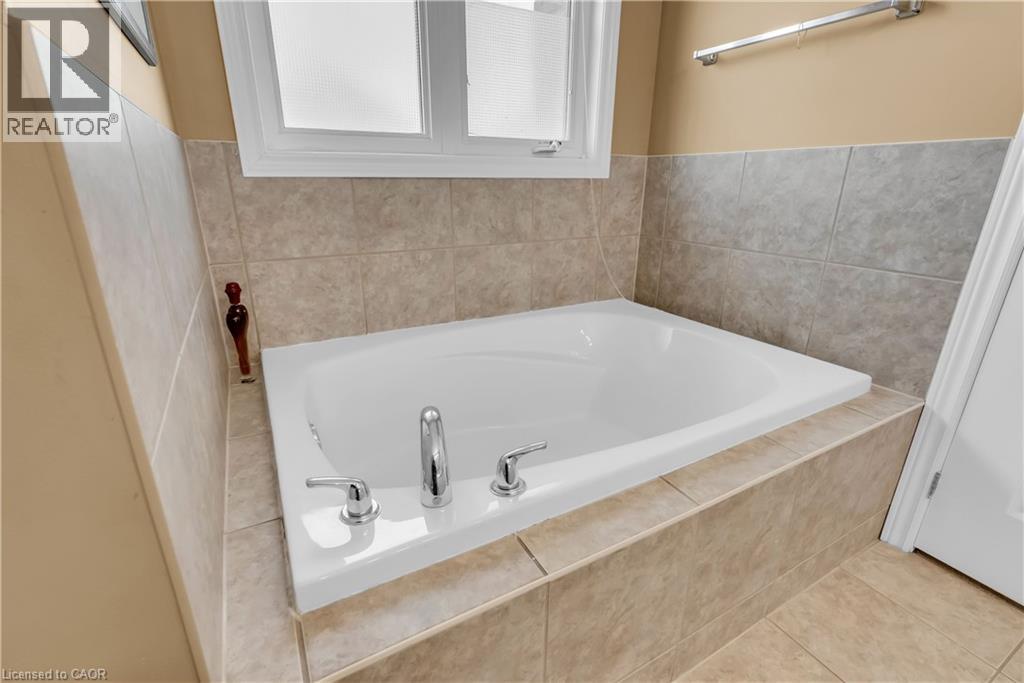 786 FOURTH Line, Milton, Ontario, L9T7E4 — Photo 32