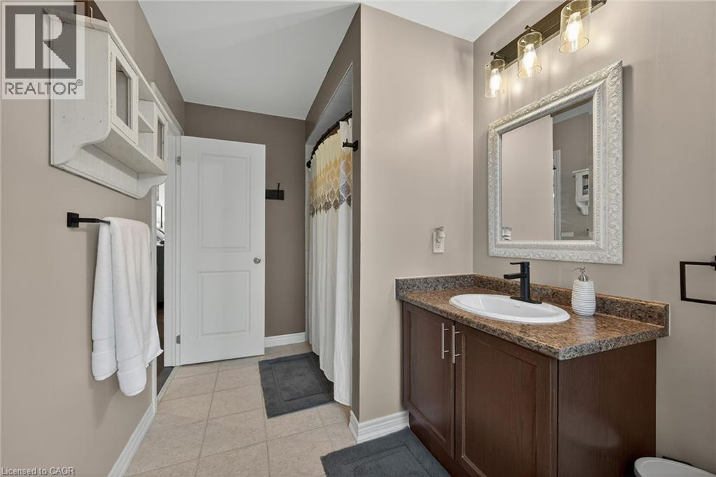 100 NARBONNE Crescent, Stoney Creek, Ontario, L8J0J6 — Photo 31