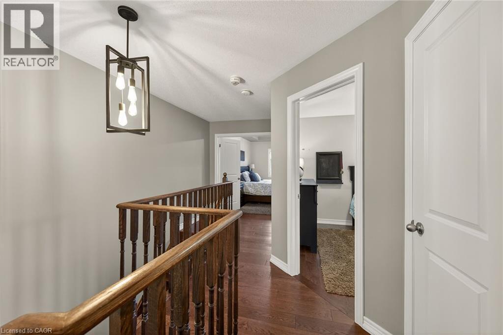 100 NARBONNE Crescent, Stoney Creek, Ontario, L8J0J6 — Photo 32