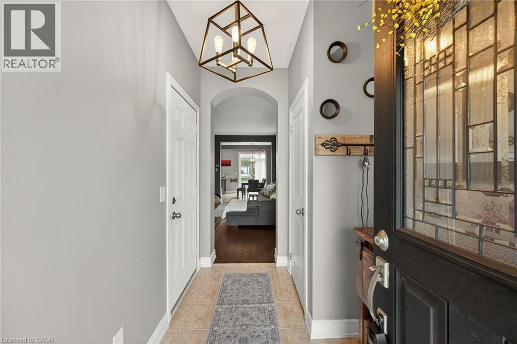 100 NARBONNE Crescent, Stoney Creek, Ontario, L8J0J6 — Photo 5