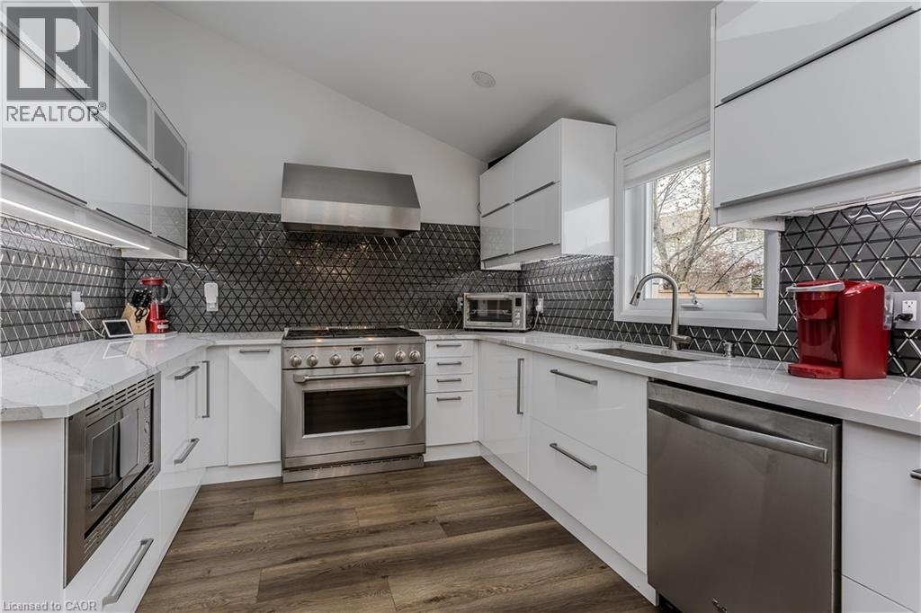 3199 DESMOND Drive, Burlington, Ontario, L7M3N1 — Photo 13