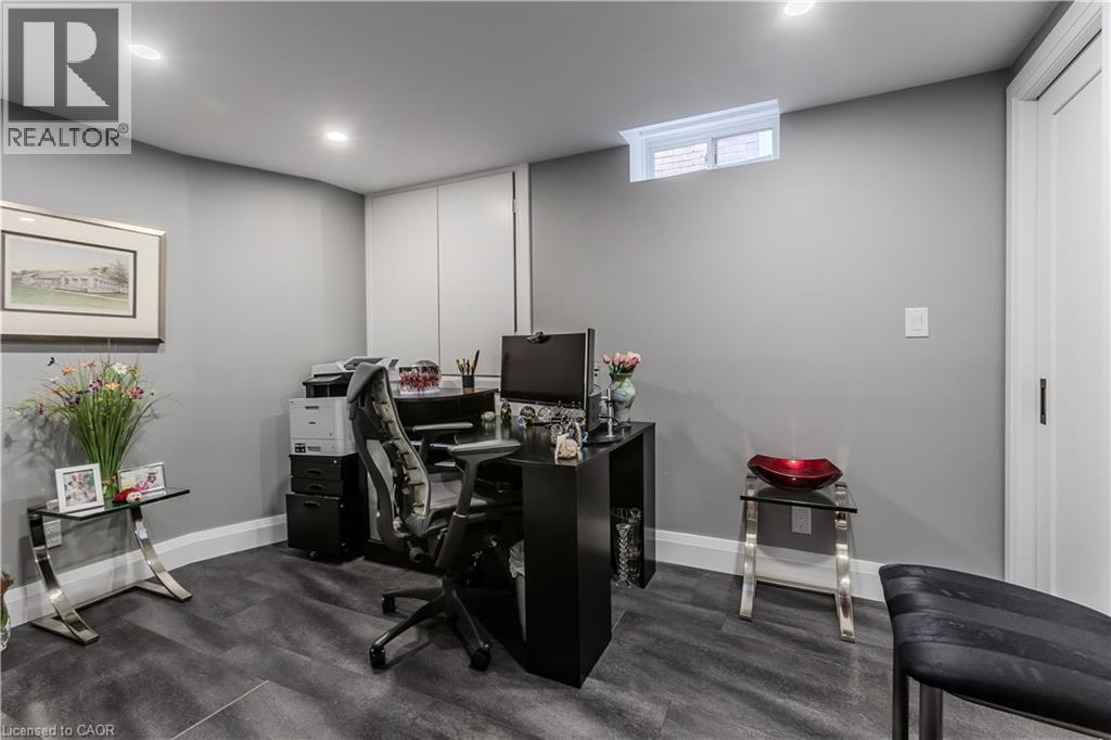 3199 DESMOND Drive, Burlington, Ontario, L7M3N1 — Photo 34