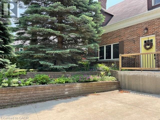 55 VANCAMP Avenue, Kitchener, Ontario, N2M1J1 — Photo 2