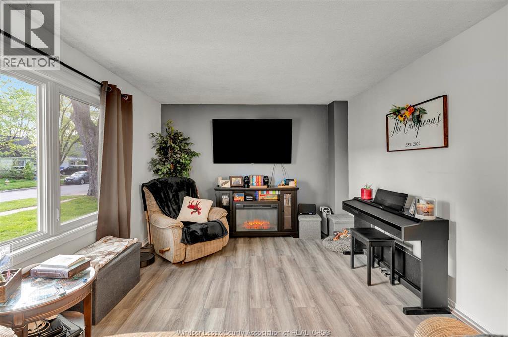 1260 OAK, Windsor, Ontario, N8X2B1 — Photo 4