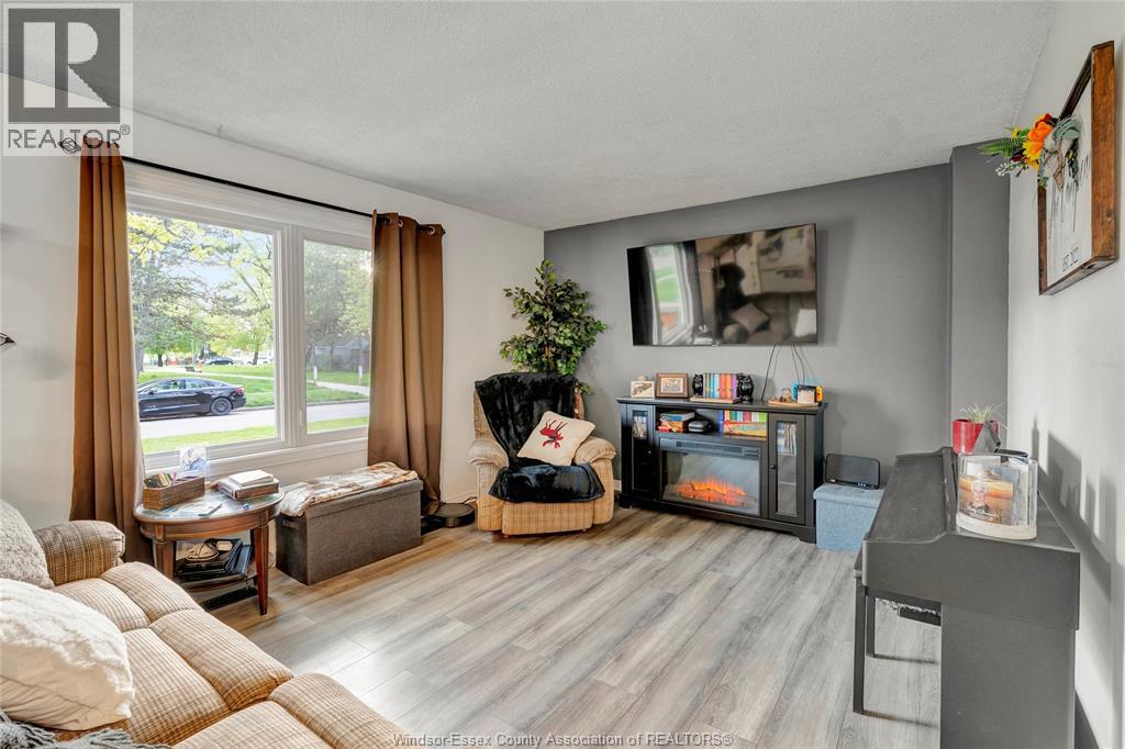 1260 OAK, Windsor, Ontario, N8X2B1 — Photo 5