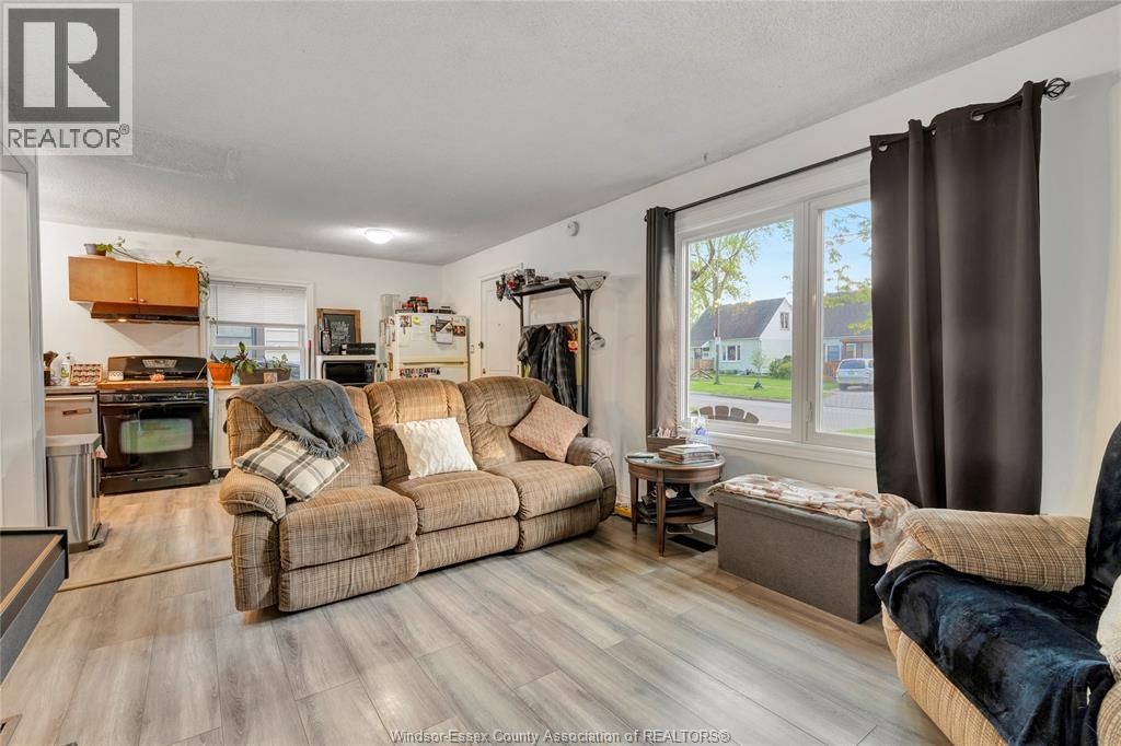 1260 OAK, Windsor, Ontario, N8X2B1 — Photo 6