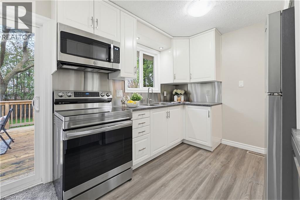 24 HILLMOUNT Street, Kitchener, Ontario, N2C2C6 — Photo 9