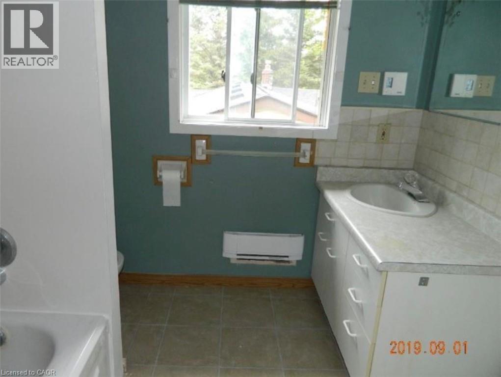 134 GREENBRIER Drive, Waterloo, Ontario, N2L4B5 — Photo 10