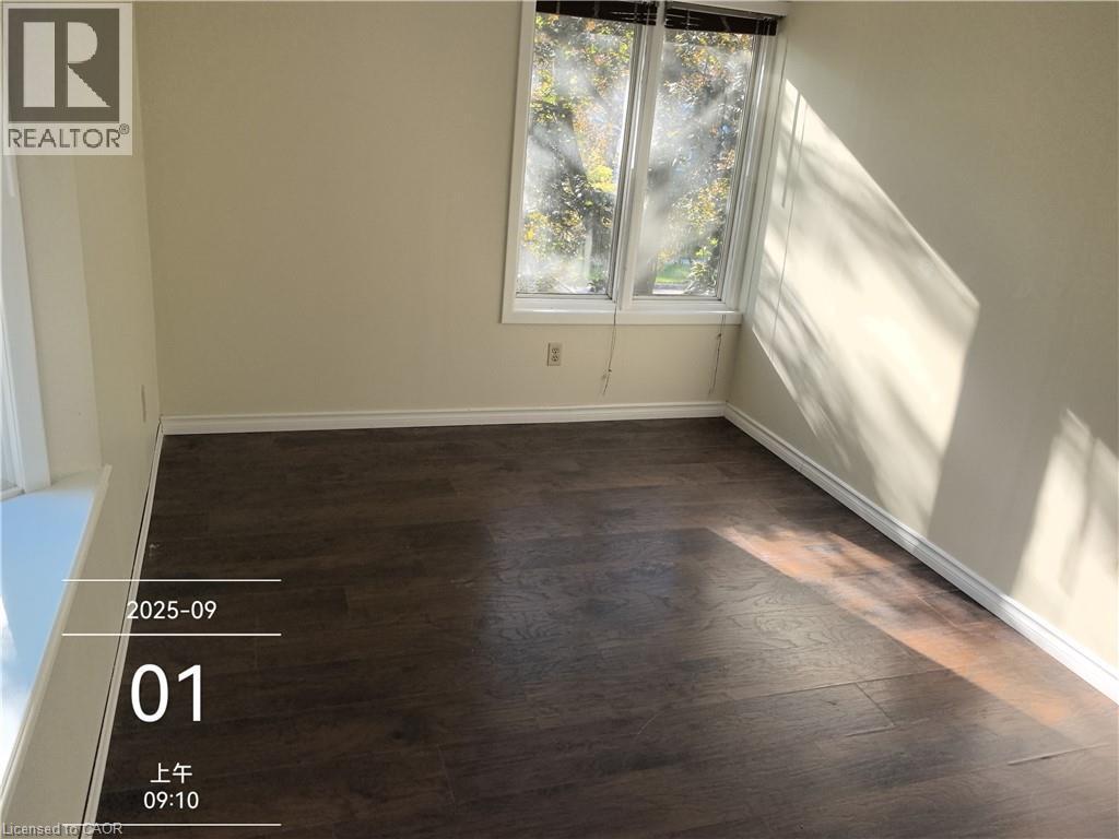 134 GREENBRIER Drive, Waterloo, Ontario, N2L4B5 — Photo 9