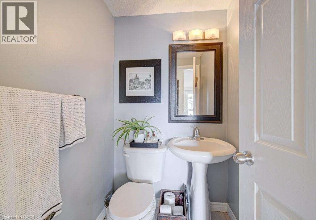 7 RED CLOVER Crescent, Kitchener, Ontario, N2E4G9 — Photo 12