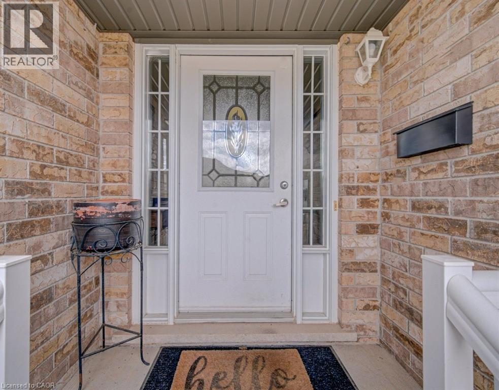 7 RED CLOVER Crescent, Kitchener, Ontario, N2E4G9 — Photo 3