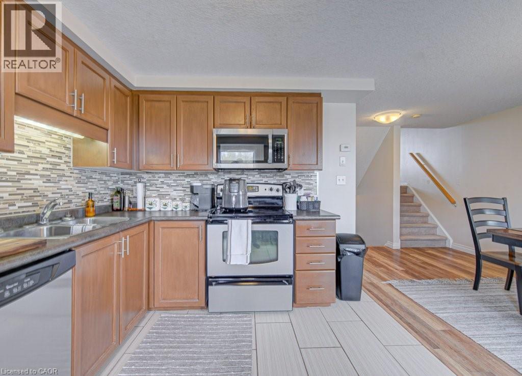 7 RED CLOVER Crescent, Kitchener, Ontario, N2E4G9 — Photo 8