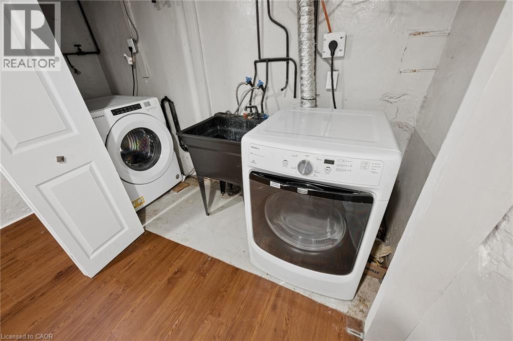 22 DELLROY Avenue, Kitchener, Ontario, N2A2S1 — Photo 25