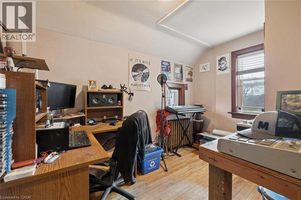 22 DELLROY Avenue, Kitchener, Ontario, N2A2S1 — Photo 31