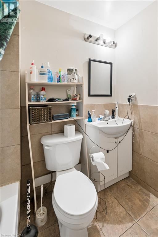 22 DELLROY Avenue, Kitchener, Ontario, N2A2S1 — Photo 32