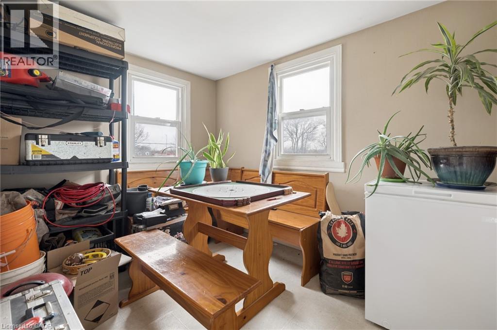 22 DELLROY Avenue, Kitchener, Ontario, N2A2S1 — Photo 36