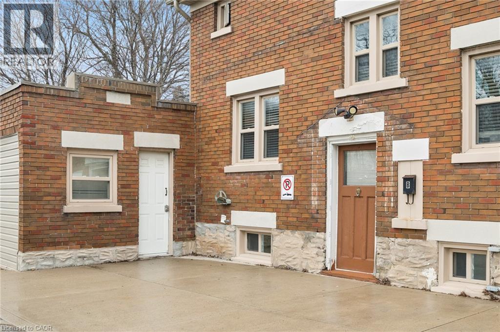 22 DELLROY Avenue, Kitchener, Ontario, N2A2S1 — Photo 5