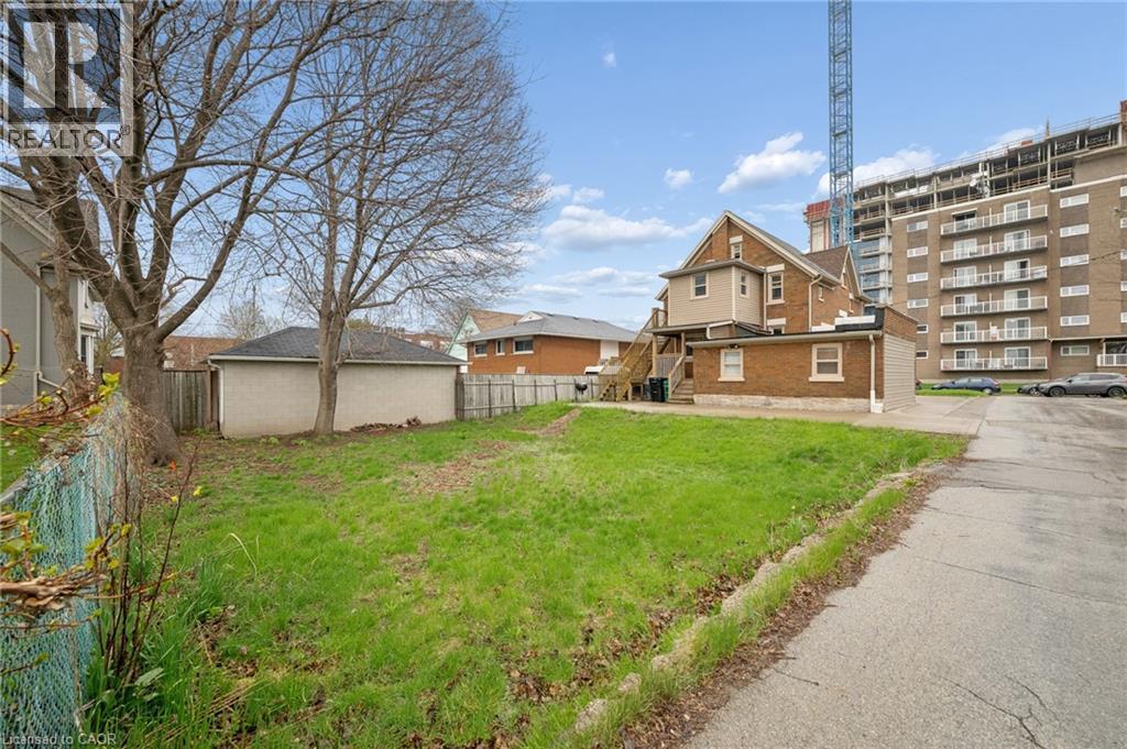 22 DELLROY Avenue, Kitchener, Ontario, N2A2S1 — Photo 7