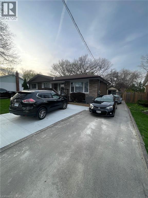 51 BURNESS Drive Unit# upper, St. Catharines, Ontario, L2P1J4 — Photo 2