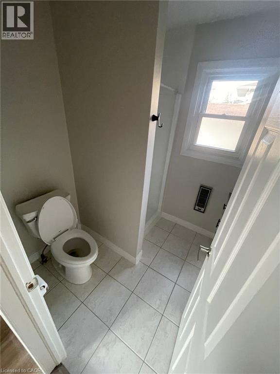 51 BURNESS Drive Unit# upper, St. Catharines, Ontario, L2P1J4 — Photo 8