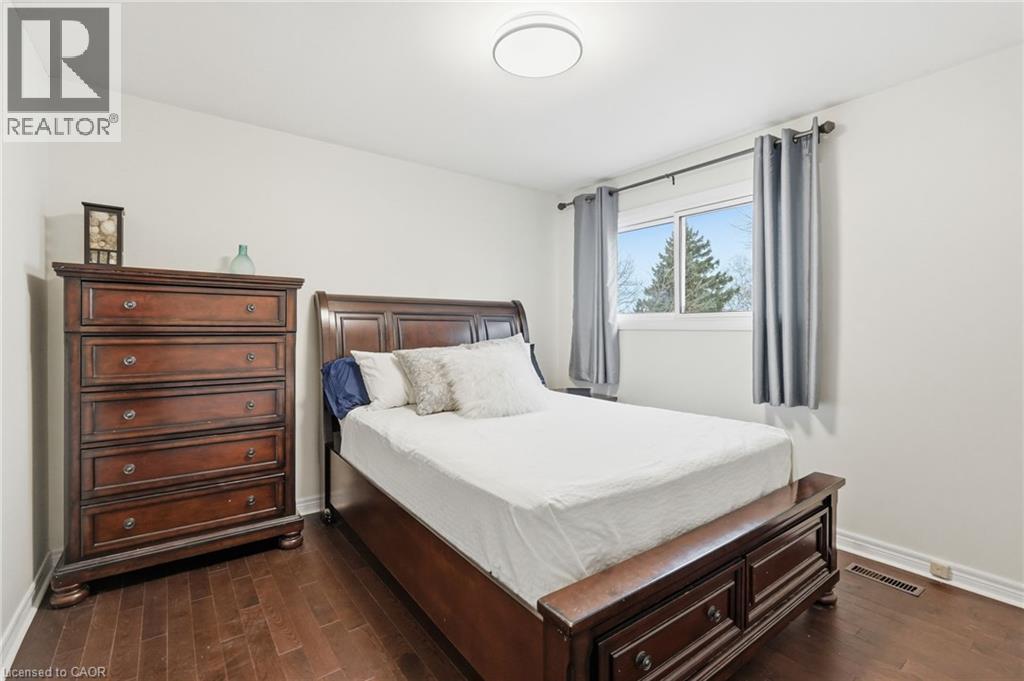 2401 SINCLAIR Circle, Burlington, Ontario, L7P3C2 — Photo 16