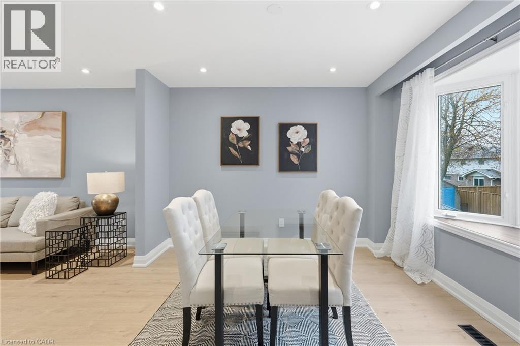 2401 SINCLAIR Circle, Burlington, Ontario, L7P3C2 — Photo 8