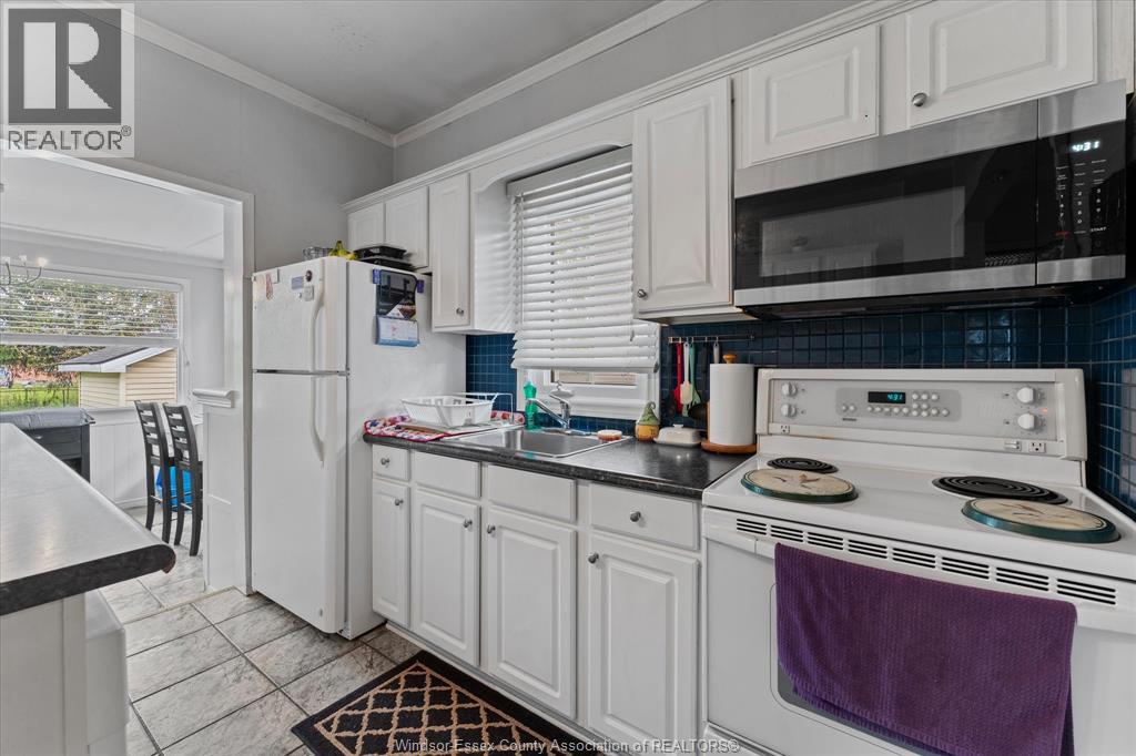 746 CAMPBELL, Windsor, Ontario, N9B2H7 — Photo 15