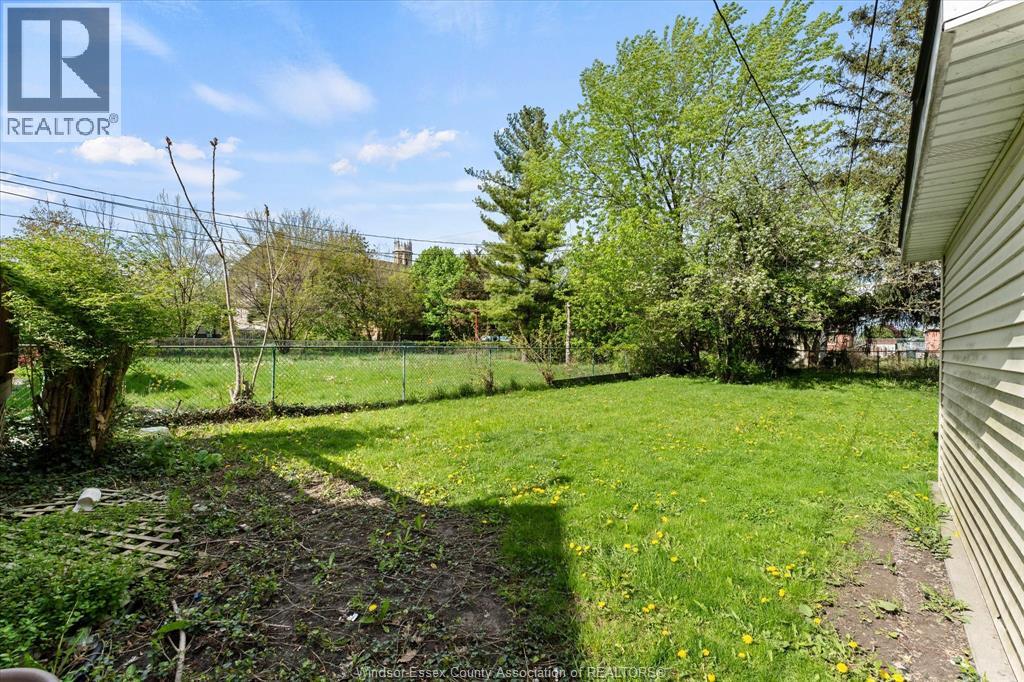 746 CAMPBELL, Windsor, Ontario, N9B2H7 — Photo 29