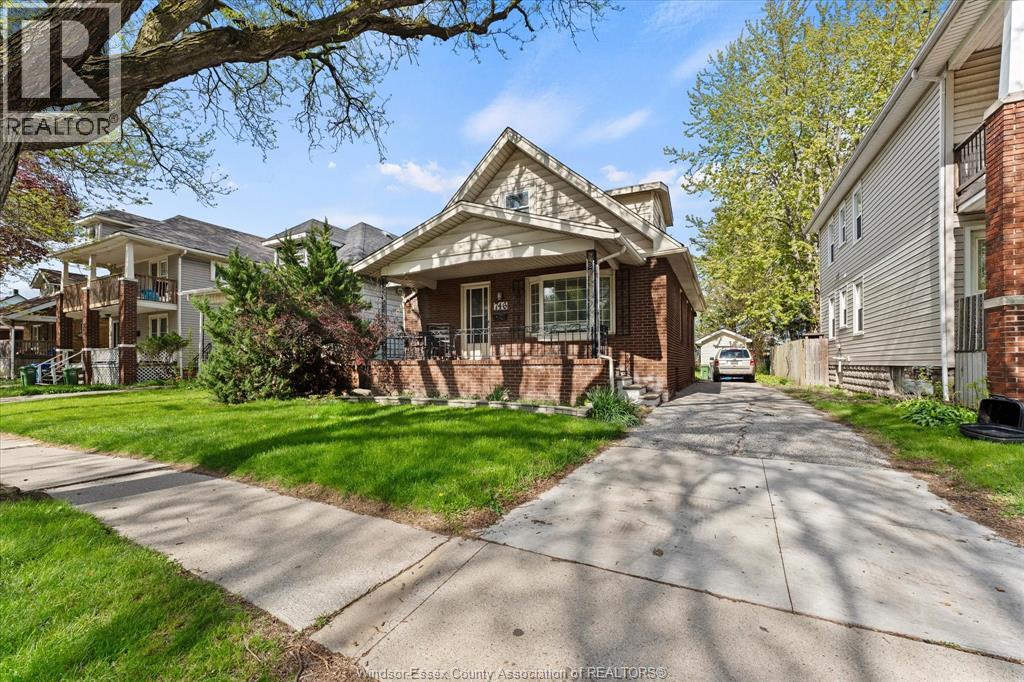 746 CAMPBELL, Windsor, Ontario, N9B2H7 — Photo 5
