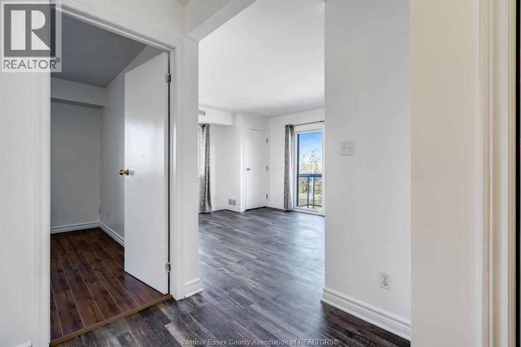44 Robson ROAD Unit# 316, Leamington, Ontario, N8H2N9 — Photo 3