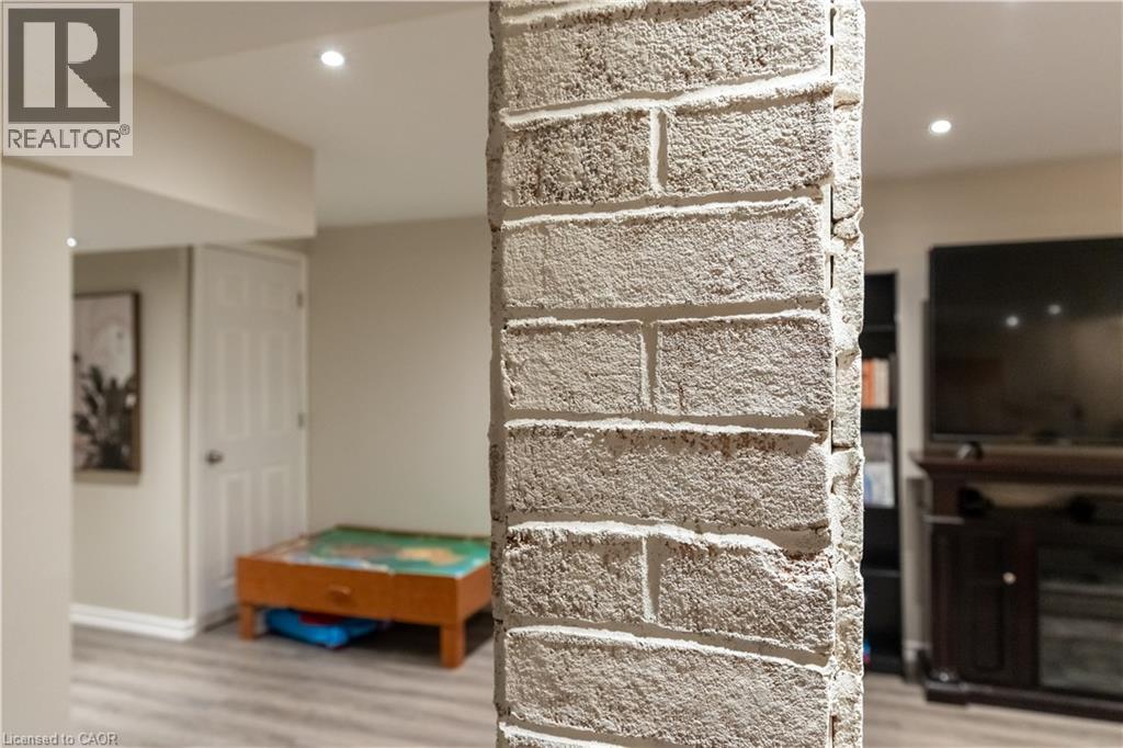 247 SOUTHBROOK Drive, Binbrook, Ontario, L0R1C0 — Photo 35