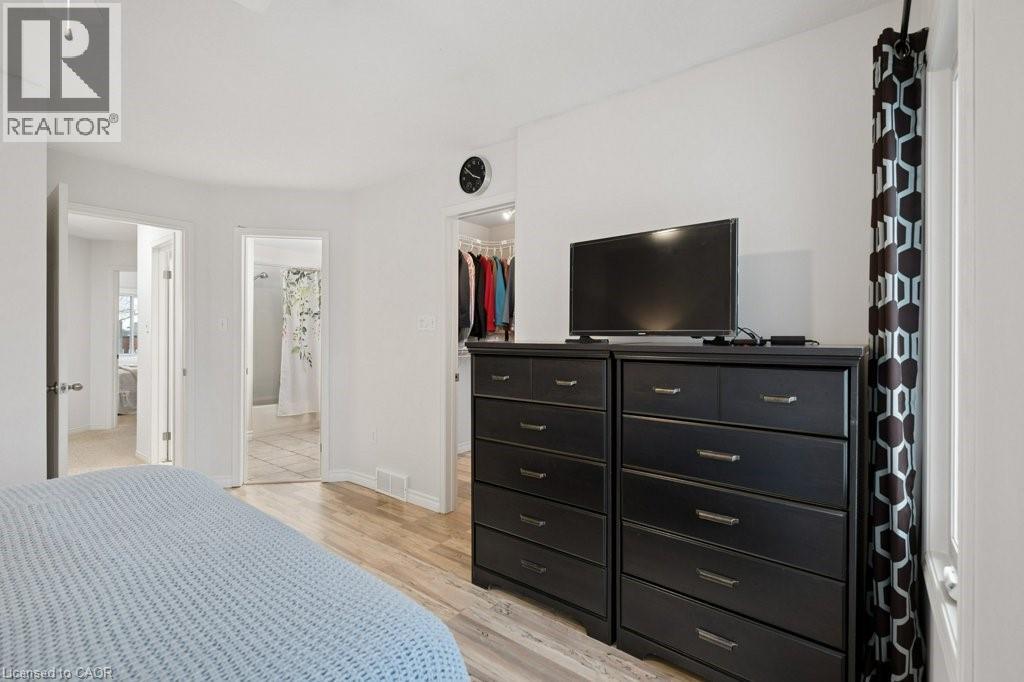189 SHADOW WOOD Court, Waterloo, Ontario, N2K3W4 — Photo 17