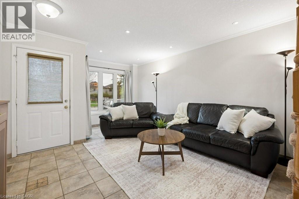 189 SHADOW WOOD Court, Waterloo, Ontario, N2K3W4 — Photo 8