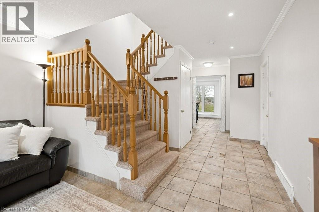 189 SHADOW WOOD Court, Waterloo, Ontario, N2K3W4 — Photo 9