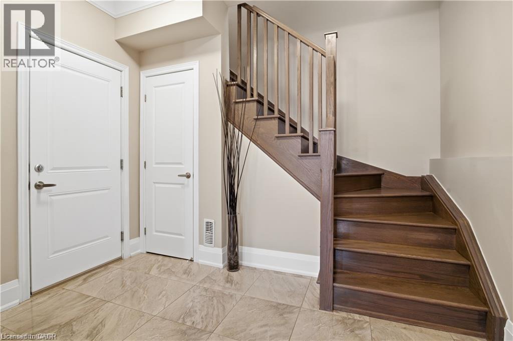 312 HUMPHREY Street, Waterdown, Ontario, L8B1W5 — Photo 8