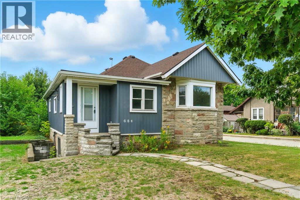 684 BEACH Boulevard, Hamilton, Ontario, L8H6Y4 — Photo 2