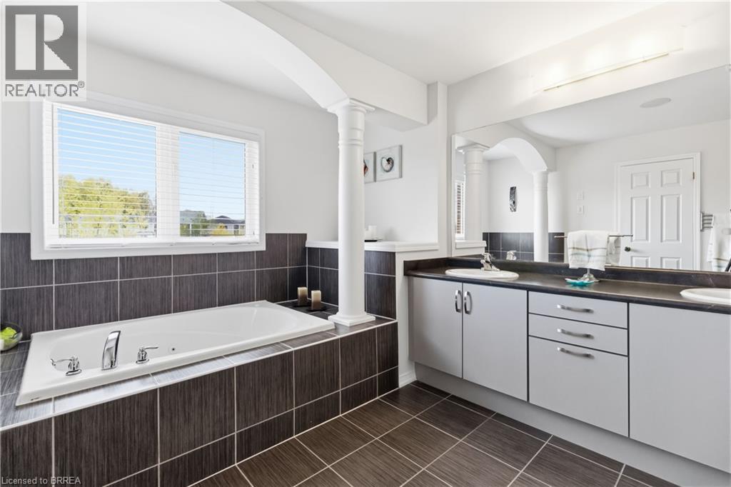 14 TURNBULL Drive, Brantford, Ontario, N3T0K4 — Photo 32