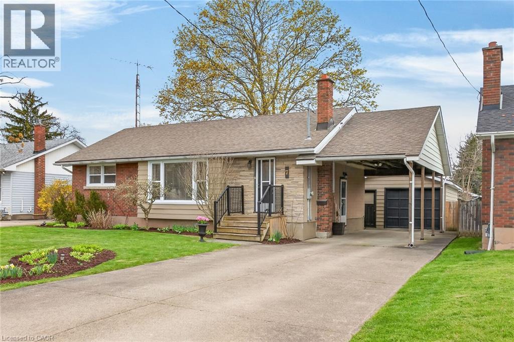 7 CORAL Drive, St. Catharines, Ontario, L2N3R4 — Photo 2