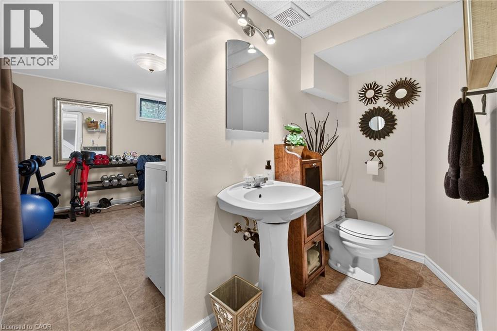 7 CORAL Drive, St. Catharines, Ontario, L2N3R4 — Photo 24