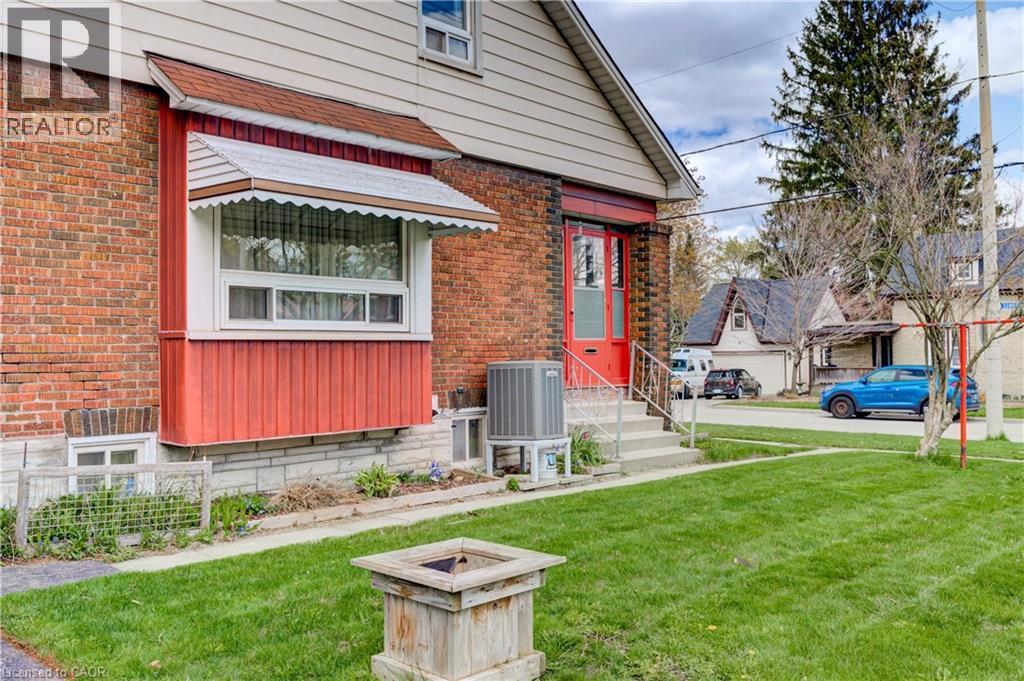 111 SIMEON Street, Kitchener, Ontario, N2H1S6 — Photo 3