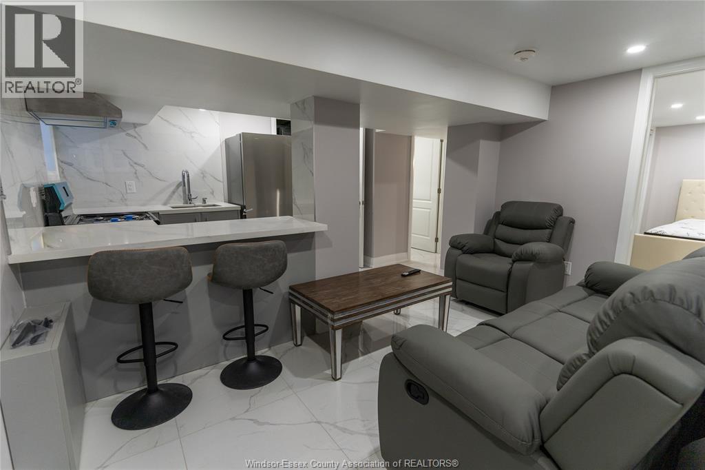 765 DOUGALL Unit# FULL BASEMENT, Windsor, Ontario, N9A4P9 — Photo 3